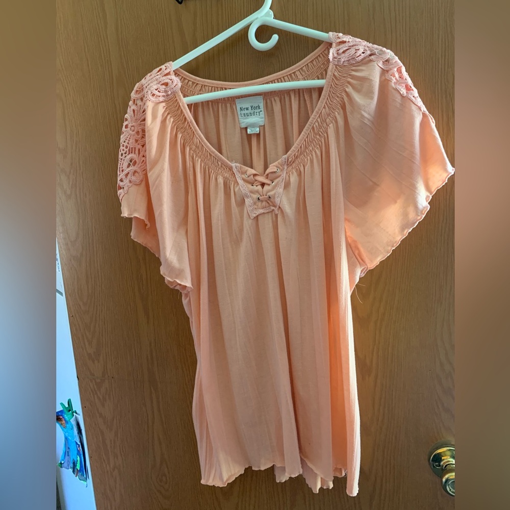 NY Laundry Peach Lightweight top. Size 3X